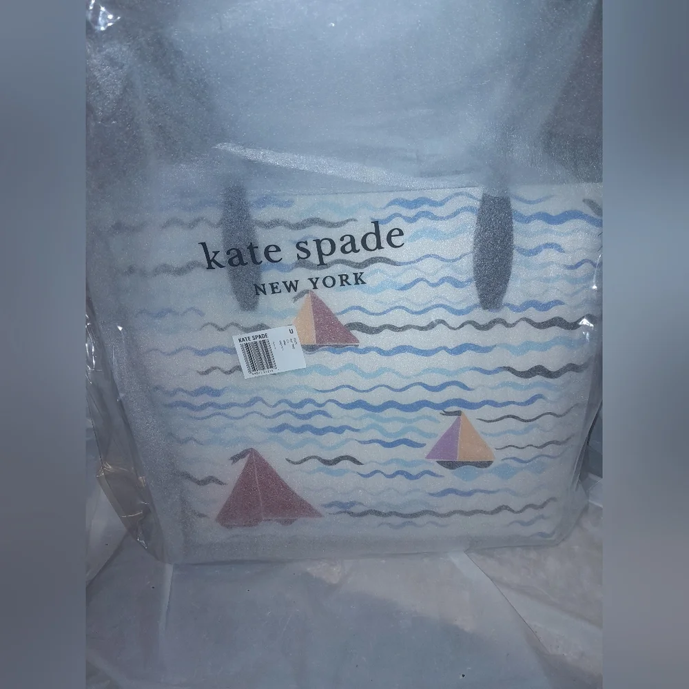New Kate Spade Set Sail Large Leather Tote With Matching Detachable 8"Wristlet🌸 - Picture 2 of 7